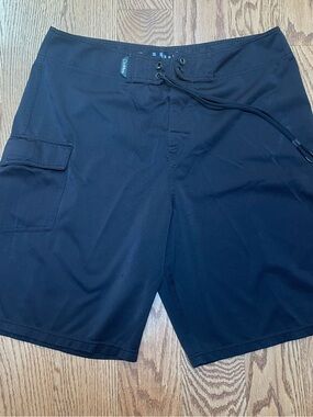 Da Hui black board shorts